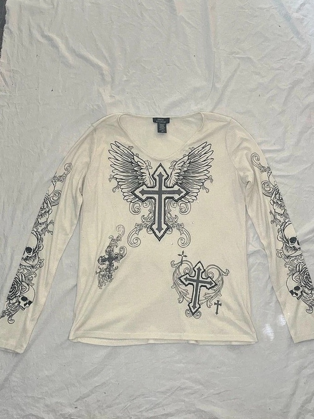 SOCIAL ANGELS Long Sleeve Graphic Top in White Large Like New